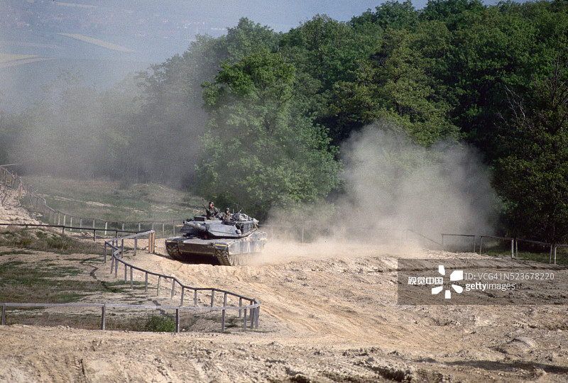 M1艾布拉姆斯主战坦克训练图片素材