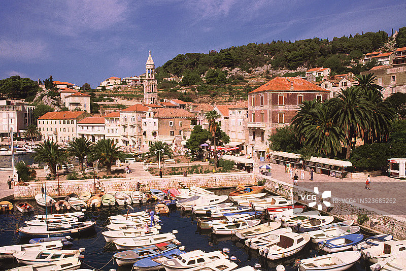 克罗地亚赫瓦尔岛的码头图片素材