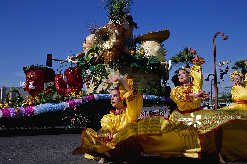 Fiesta碗游行参与者和花车图片素材