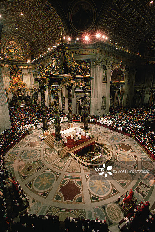 圣彼得大教堂的圣诞弥撒图片素材