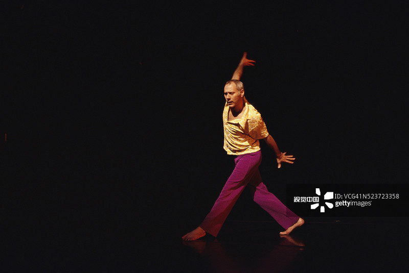 自然呼吸表演图片素材