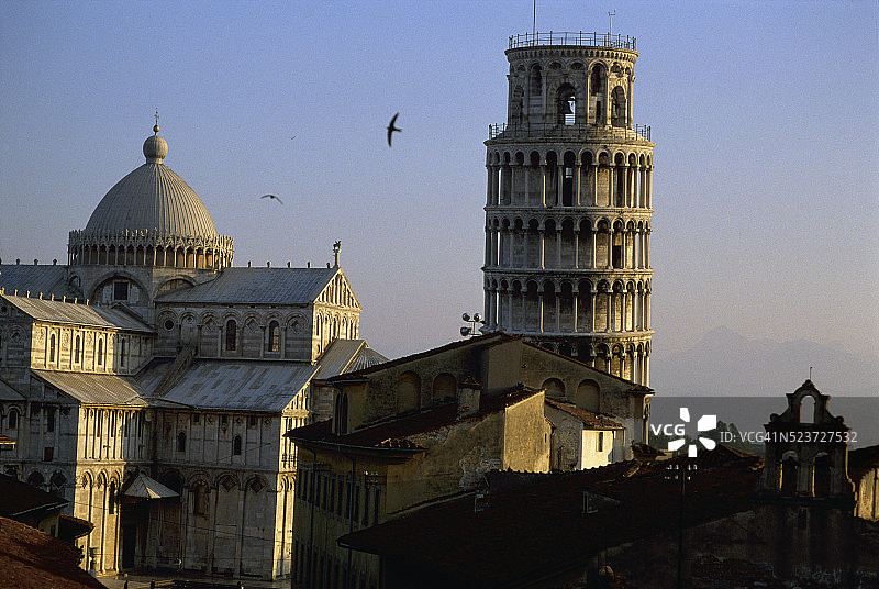教堂和比萨斜塔图片素材