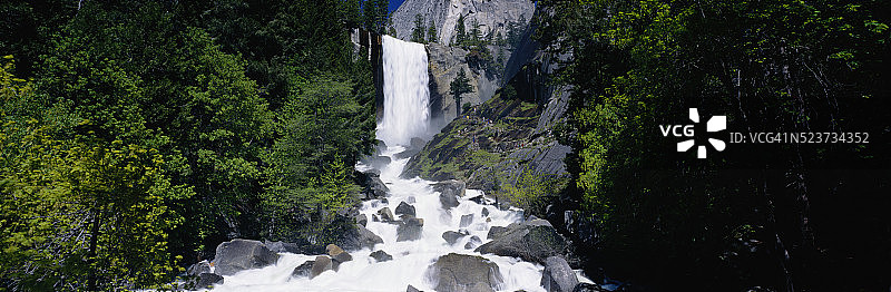 优胜美地国家公园的维纳尔瀑布图片素材