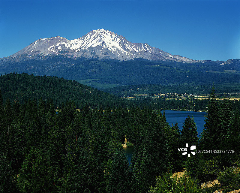 沙斯塔山和锡斯基尤国家森林图片素材