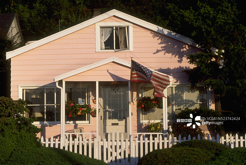 奶奶的粉色房子图片素材