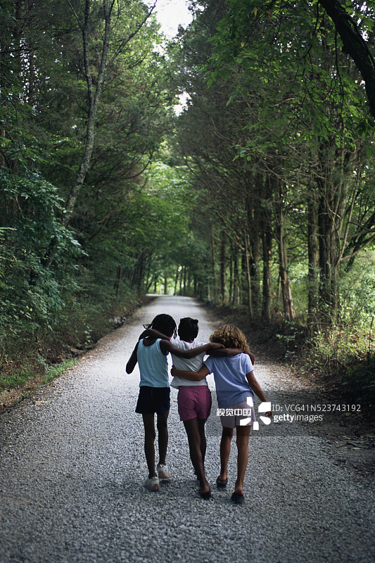 在哈利农场的女孩们图片素材