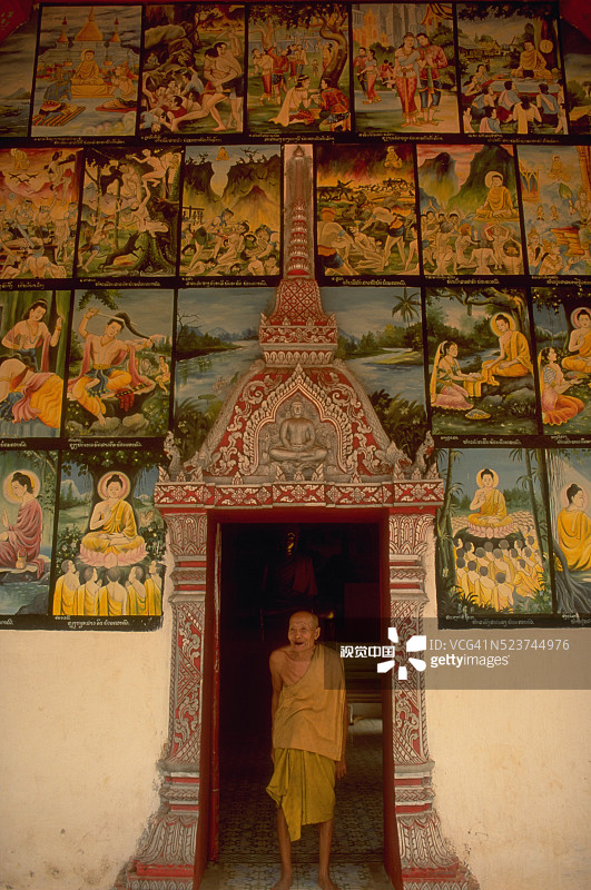 寺庙里的佛教僧侣图片素材