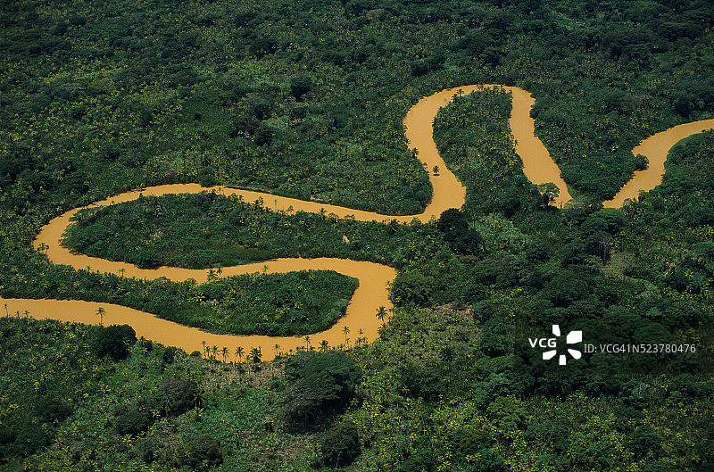 巴拿马蜿蜒的丛林河流图片素材