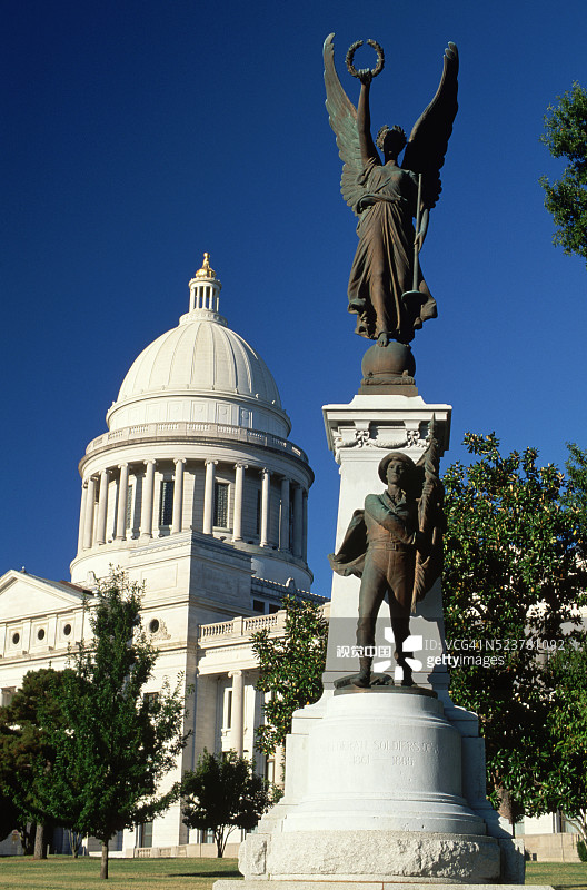 F.W. Ruckstuhl设计的南方邦联士兵纪念碑图片素材