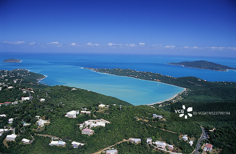 梅根斯湾上的酒店和住宅图片素材