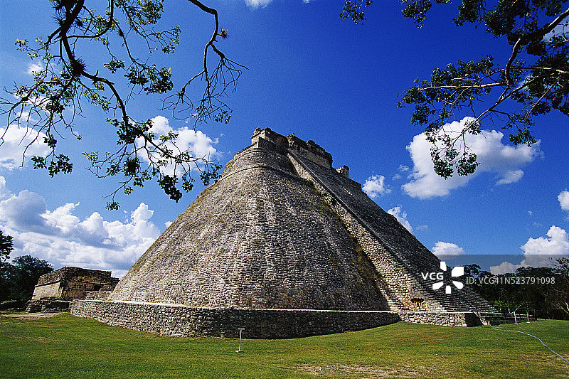 乌斯马尔的魔法师金字塔图片素材