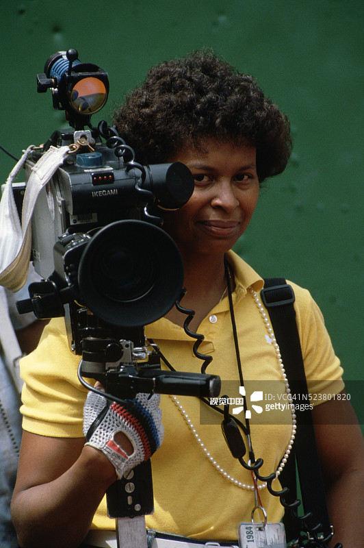 电视摄像女图片素材