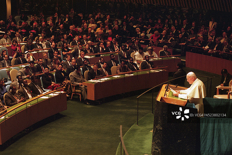 教皇约翰·保罗二世在联合国发表讲话图片素材