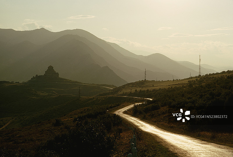 姆茨赫塔蜿蜒的乡村公路图片素材