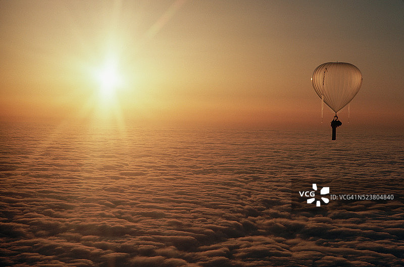 太平洋上的氦气球比赛图片素材