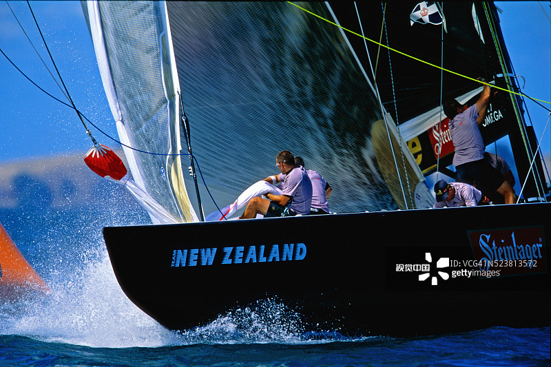 美洲杯帆船赛上的黑色魔法图片素材