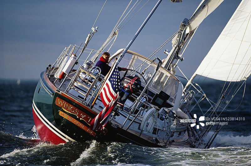 纽波特港的时光之翼航行图片素材