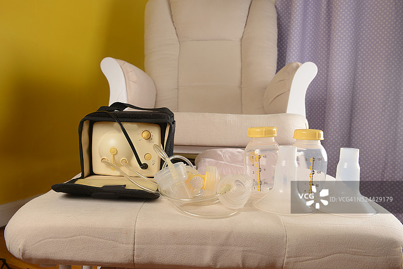 母乳喂养辅助设备图片素材