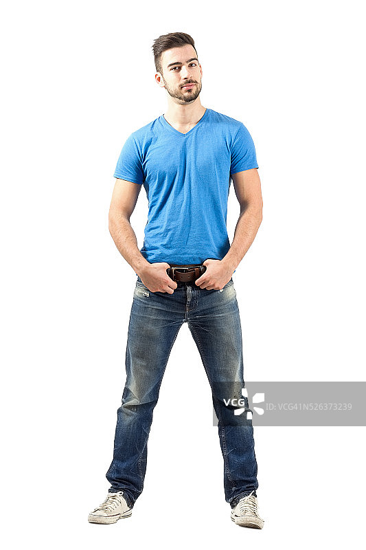 系腰带的年轻男性时尚模特图片素材