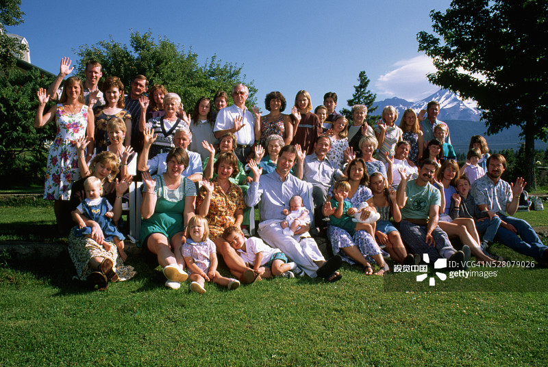 四代同堂家庭聚会肖像图片素材