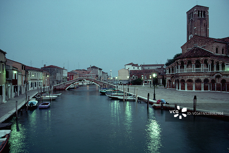 穆拉诺大运河与大教堂图片素材