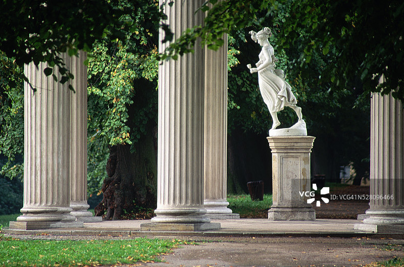 新施特雷利茨赫柏神庙的雕像图片素材