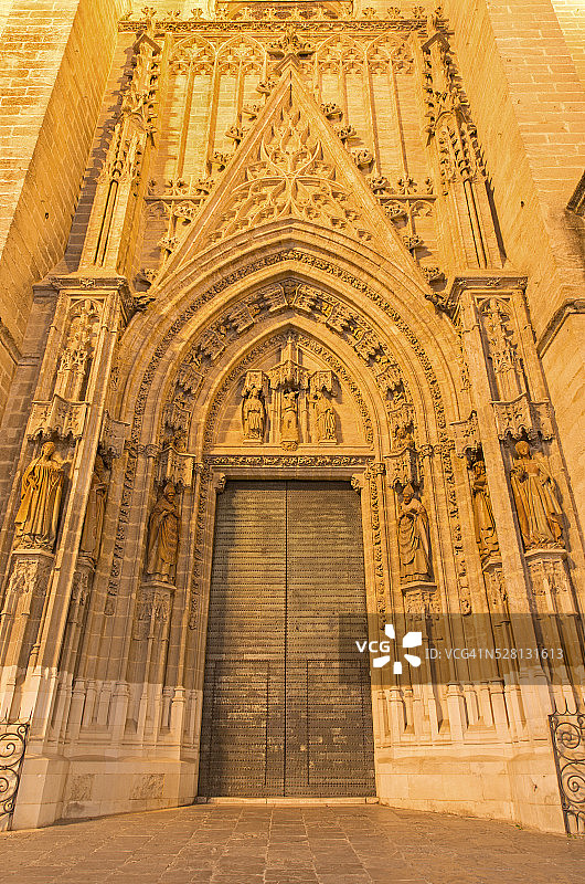 塞维利亚：主教座堂的洗礼之门图片素材