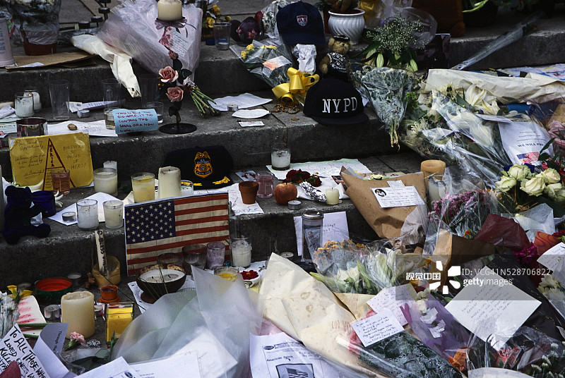 向世界贸易中心恐怖袭击事件的受害者致敬图片素材