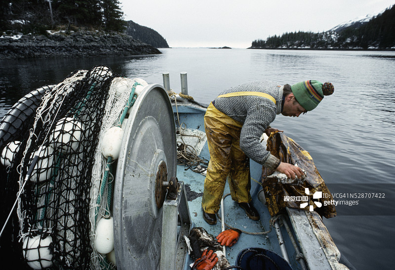小船上的渔夫图片素材