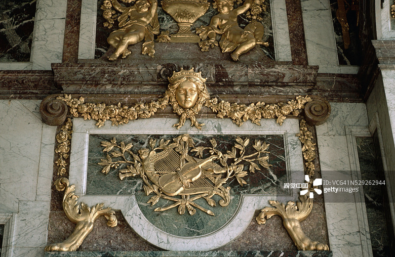 凡尔赛宫的镀金内饰图片素材