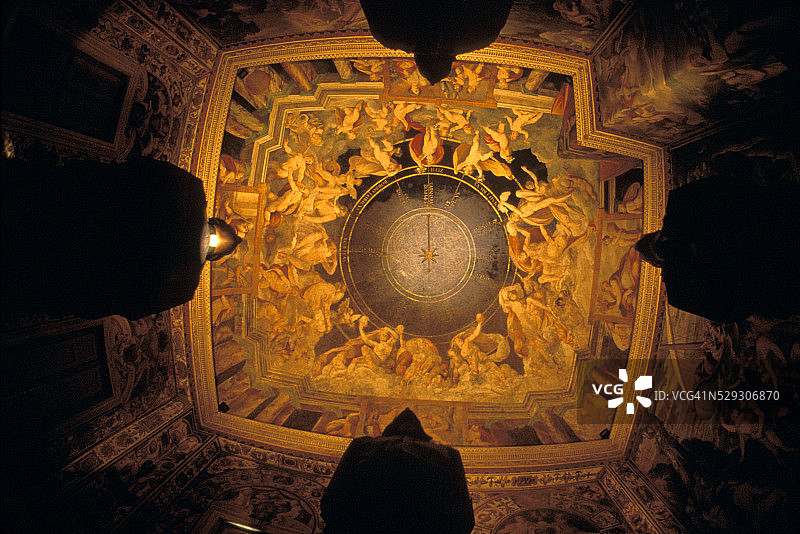 风之塔天花板图片素材