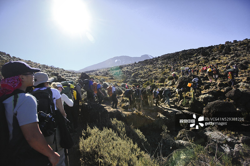 从乞力马扎罗山马切姆路线的希拉营地出发图片素材