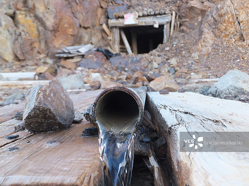 酸性岩石排水图片素材