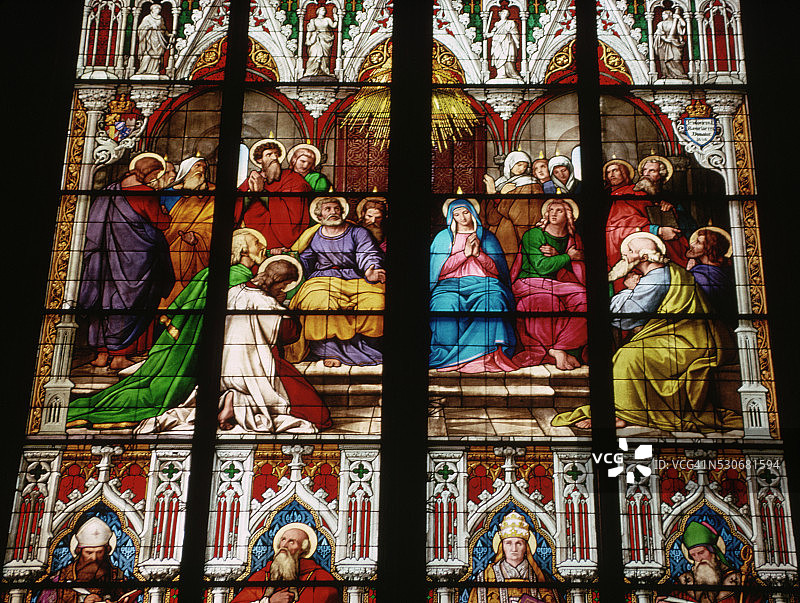 彩色玻璃窗户图片素材