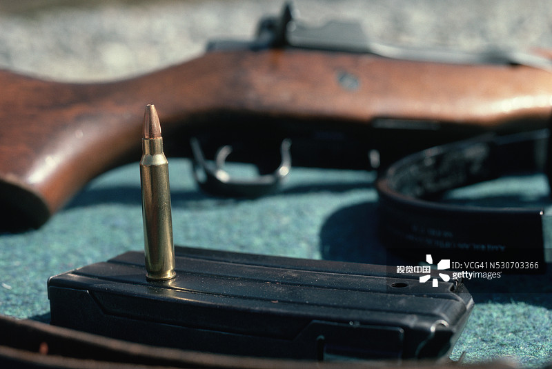 步枪弹壳和弹匣图片素材