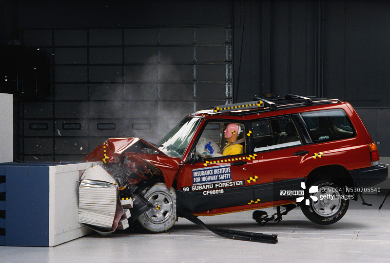 碰撞测试序列图片素材