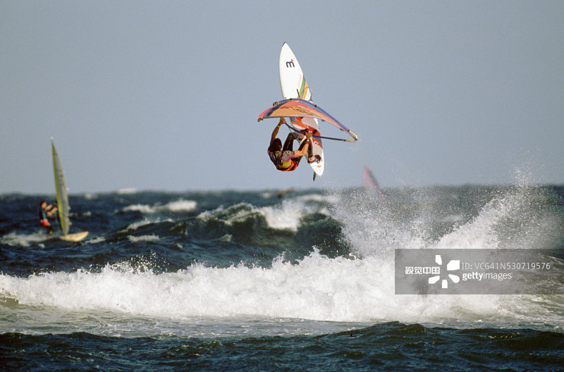 冲浪者跃浪图片素材