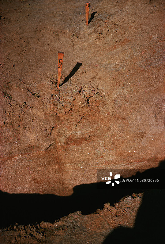 断层蠕动图片素材