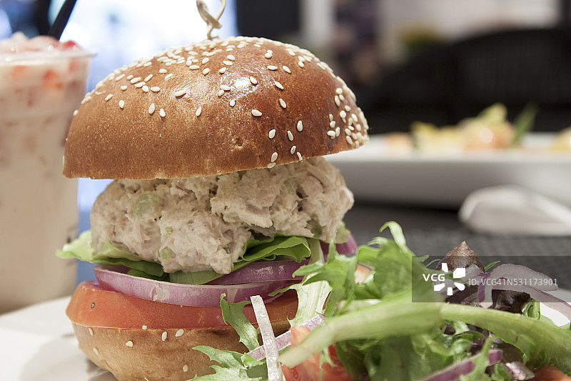 金枪鱼沙拉三明治图片素材