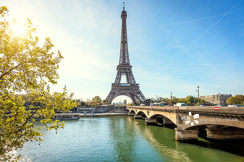 法国巴黎的埃菲尔铁塔图片素材
