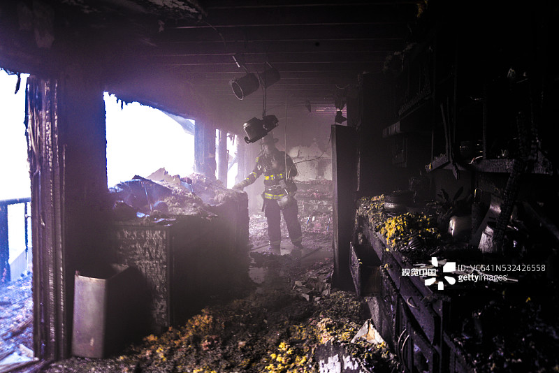 加利福尼亚州米尔谷的房屋火灾图片素材