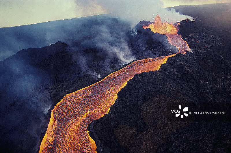 Puu Oo Crater 喷发图片素材
