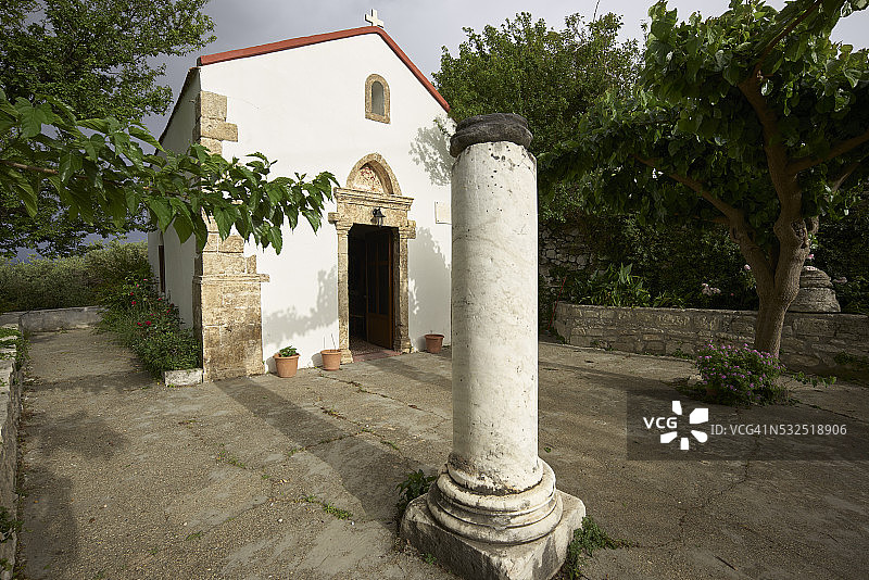 带爱奥尼柱的圣帕拉斯凯维教堂图片素材