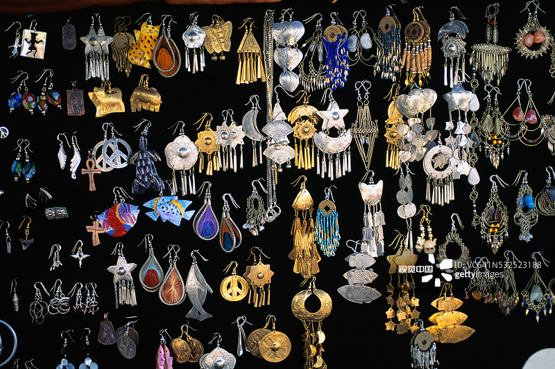 主街商店的耳环图片素材