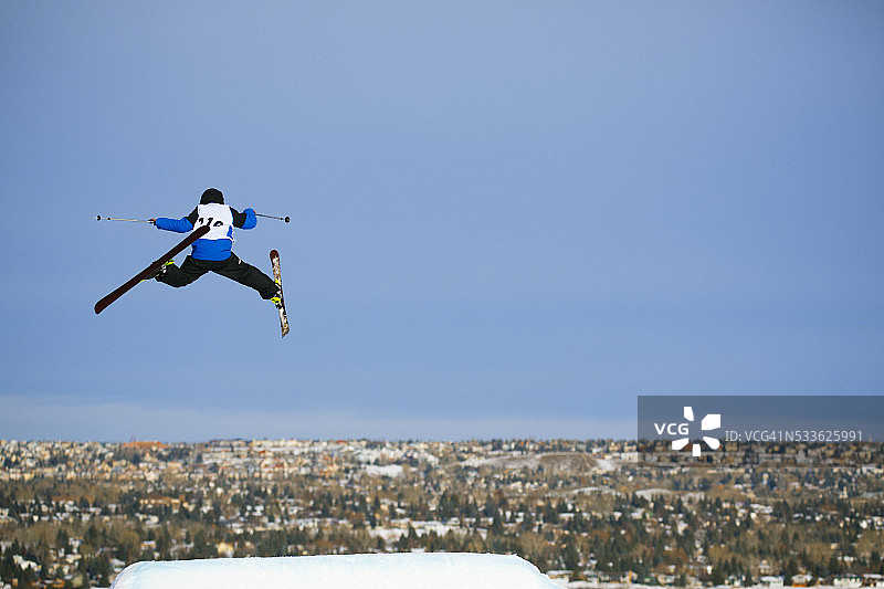 自由式滑雪运动员图片素材
