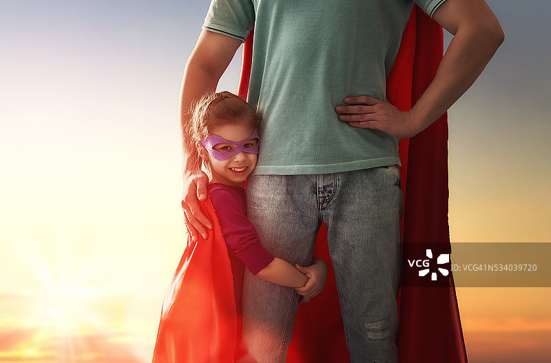 父亲和他的女儿图片素材