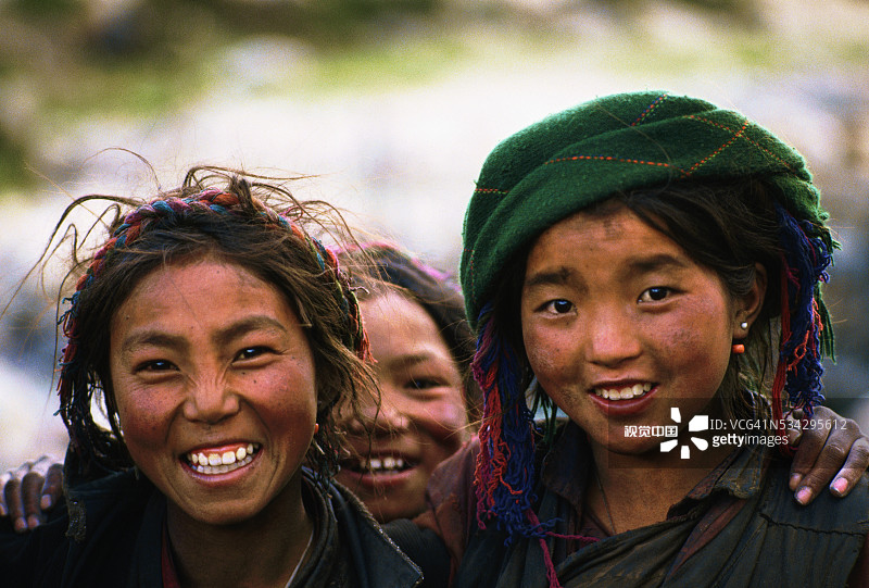 微笑的藏族群众女孩图片素材