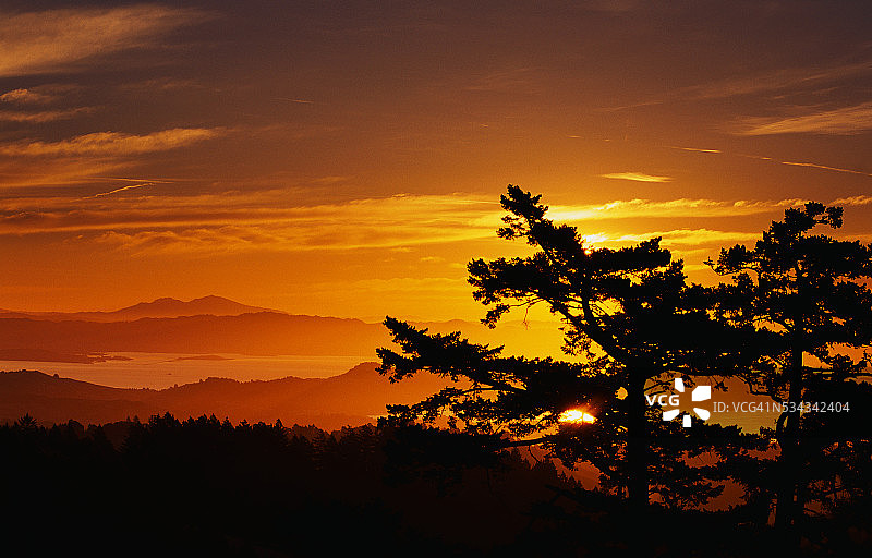 塔玛佩斯山日出图片素材