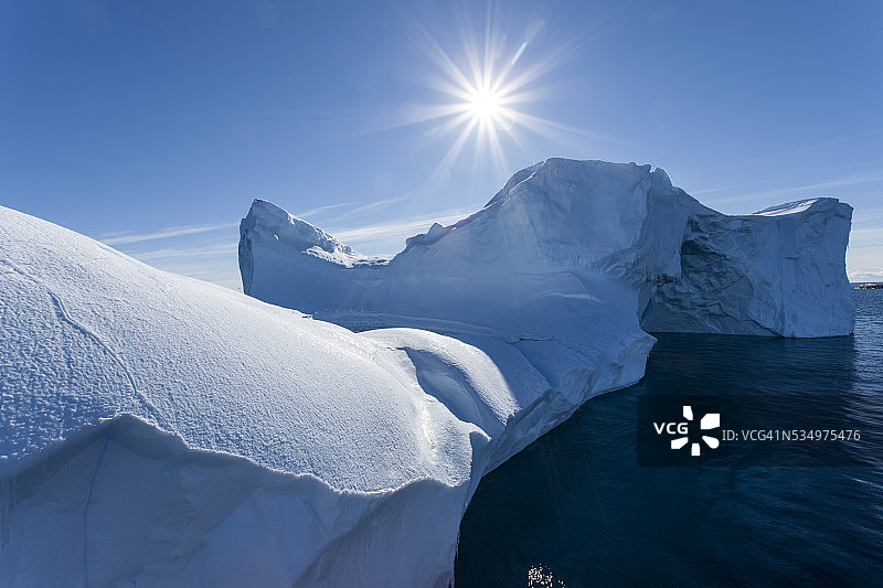 南极洲勒梅尔海峡冰山图片素材