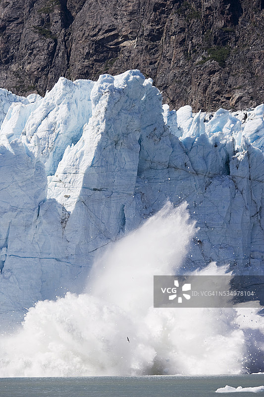 冰川湾国家公园的崩解冰川图片素材